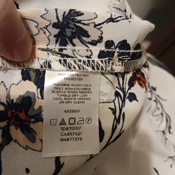 Loft Petites Sleeveless Floral Blouse NWOT - Picture 10 of 10